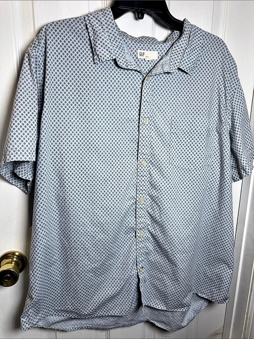 Gap Slim Fit Short Sleeve Shirt Geometric Short Sleeve Shirt in Blue & White